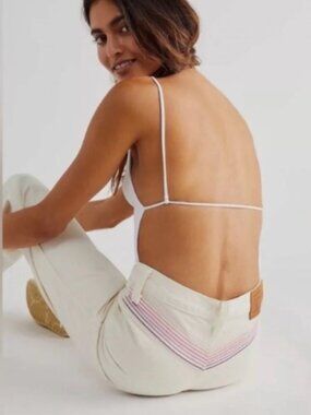 Levis Ribcage Straight Ankle Jeans in Chasing Rainbows Cream Sz 27